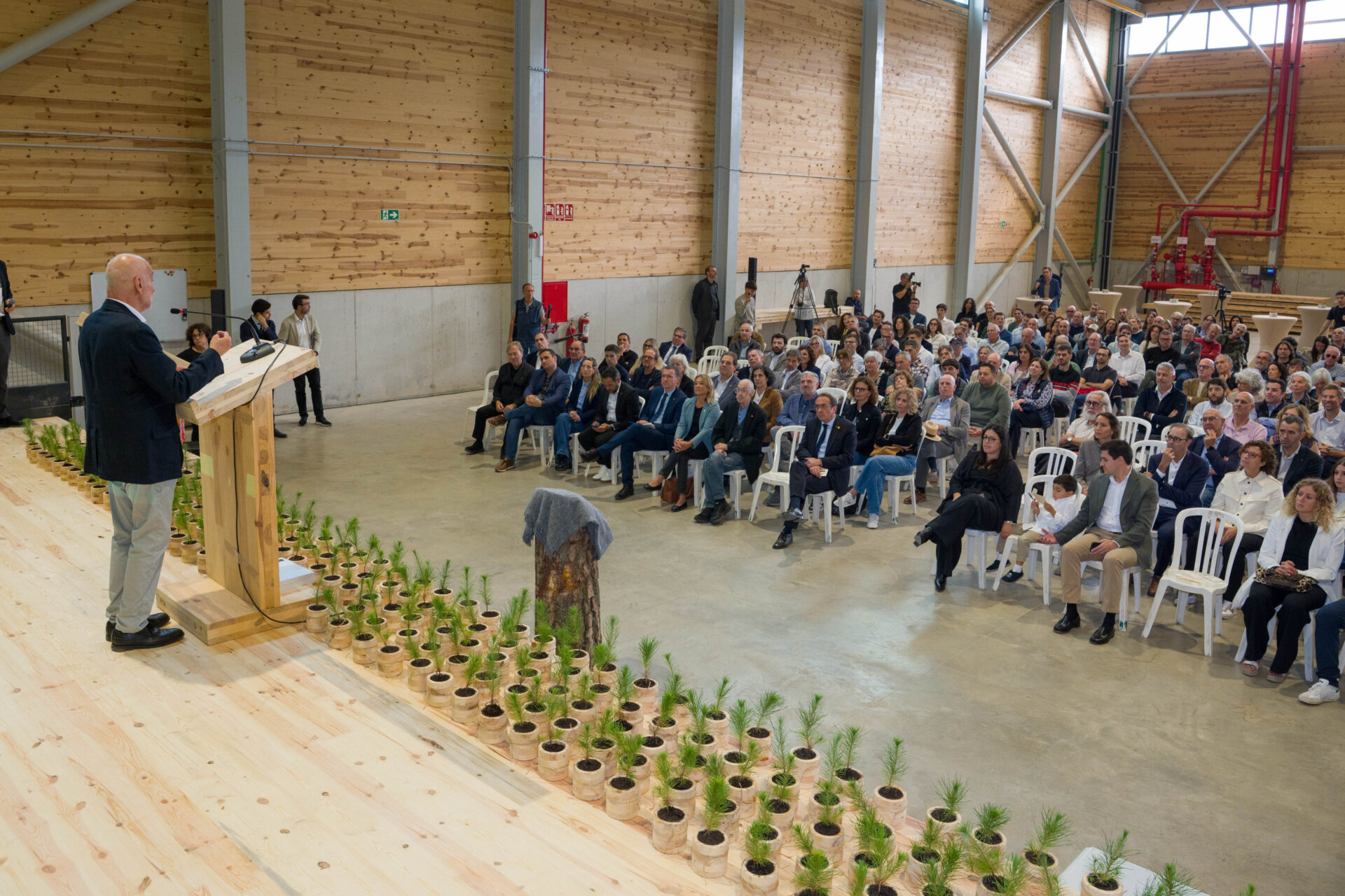 Grup Boix inaugura la seva nova planta de CLT a Puig-reig amb la presència de representants institucionals i empresarials